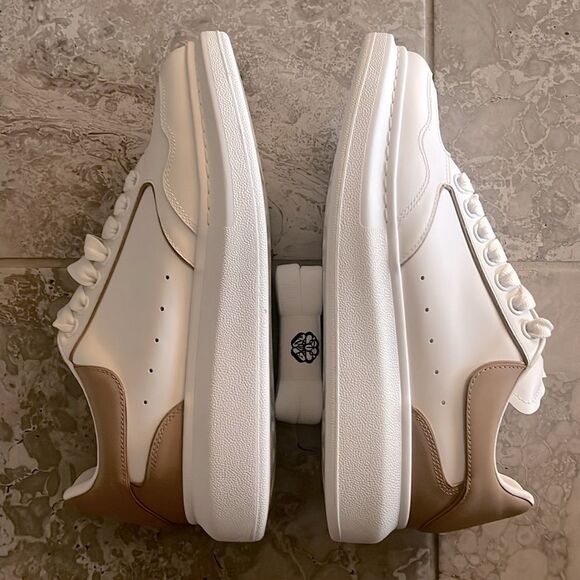 Alexander McQueen Oversized Low-Top Sneakers in White/ Camel, New, Size 41 - Picture 14 of 16